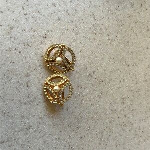 Vintage clip earrings very unusual